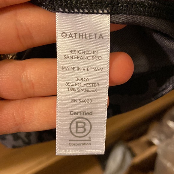 Athleta Leopard Shanti crop tank - Picture 8 of 9